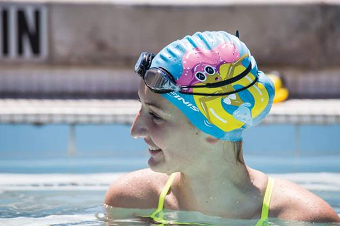 SWIMMING EYEGLASS
